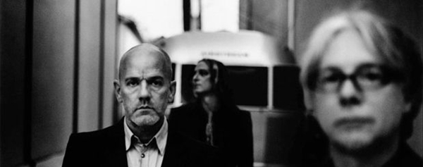 R.E.M., vuelta al sonido clásico del grupo