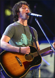 James Blunt se entrena para un 2008 intenso