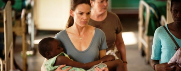 Hilary Swank lucha contra la malaria