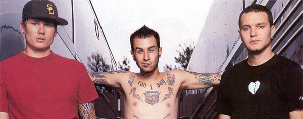 Los miembros de blink-182 recuperan el tiempo perdido
