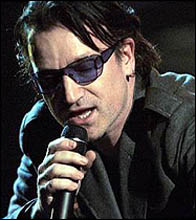 Bono (U2) vuelve a tirar de las orejas a los políticos