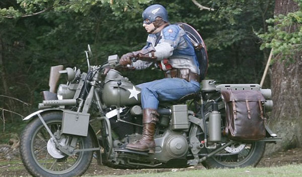 Primeras fotos 'reales' del traje de Capitán América · Imagen 1
