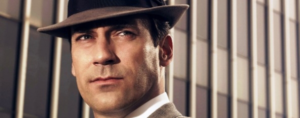 Jon Hamm busca el brazo de un millón de dólares