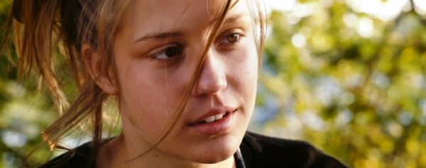 Charlize Theron y Adèle Exarchopoulos, en 'The Last Space'