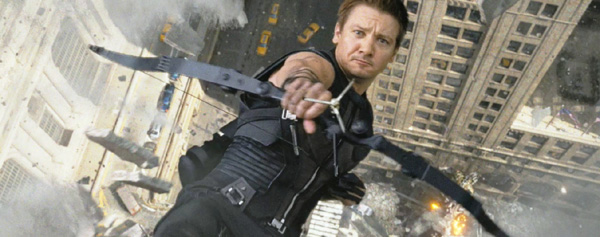 Jeremy Renner ve pocas opciones a una película centrada en Ojo de Halcón