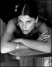 Nelly Furtado mete un gol en la Eurocopa 2004