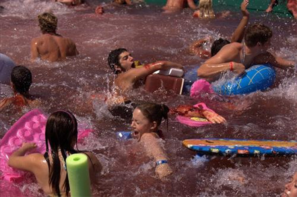 Piranha 3D: atemorizando al veraneante · Imagen 4