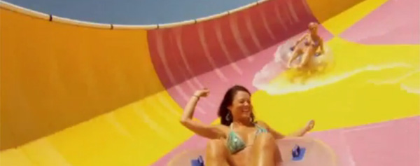 Teaser tráiler de PIRANHA 3DD
