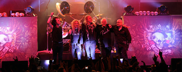 Saxon: Into the labyrinth