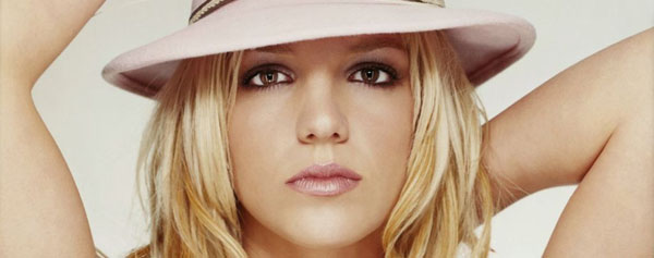 Spears lidera las descargas de iTunes