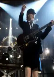'Rock 'N Roll Train', el retorno de AC/DC
