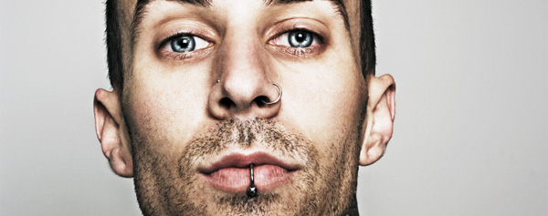 Travis Barker debuta en solitario